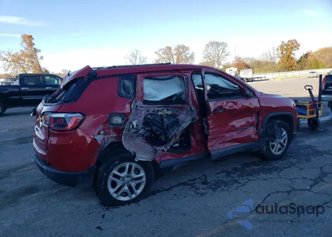 2018 Jeep Compass Sport z USA, uszkodzony, nr VIN 3C4NJCAB6JT204441